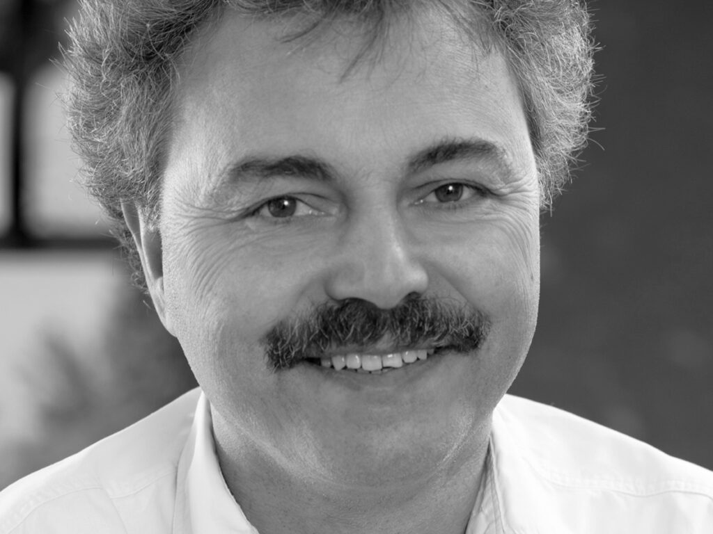 Foto von Thomas Giesinger in schwarz-weiß